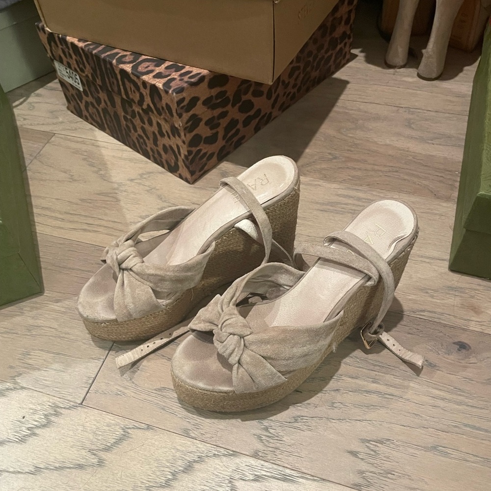 RAYE sandal